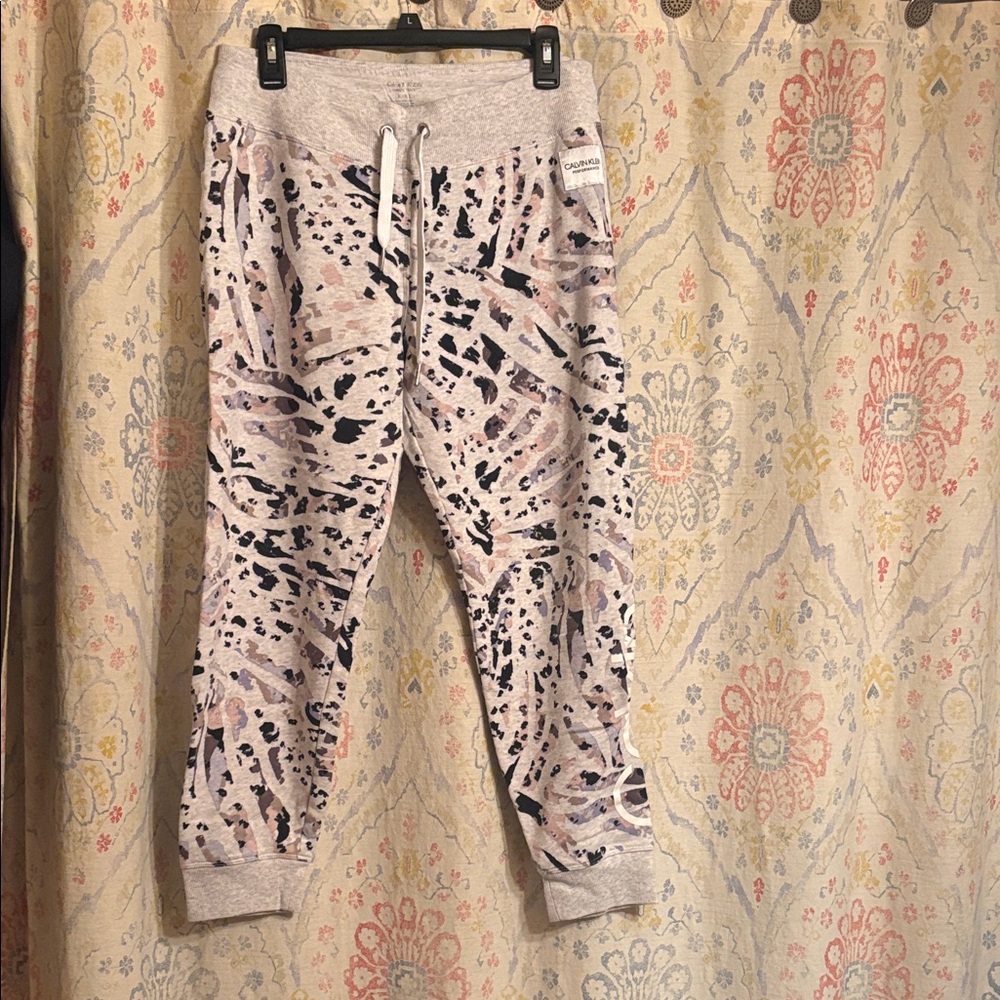 Calvin Klein Women’s Abstract Print Joggers - Black and Gray